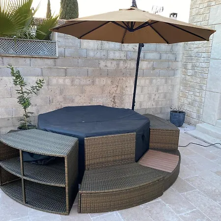 Studio Nîmes Hébergement de vacances *