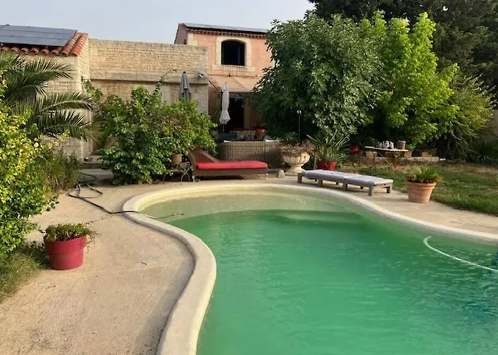 Studio Nimes בית נופש *